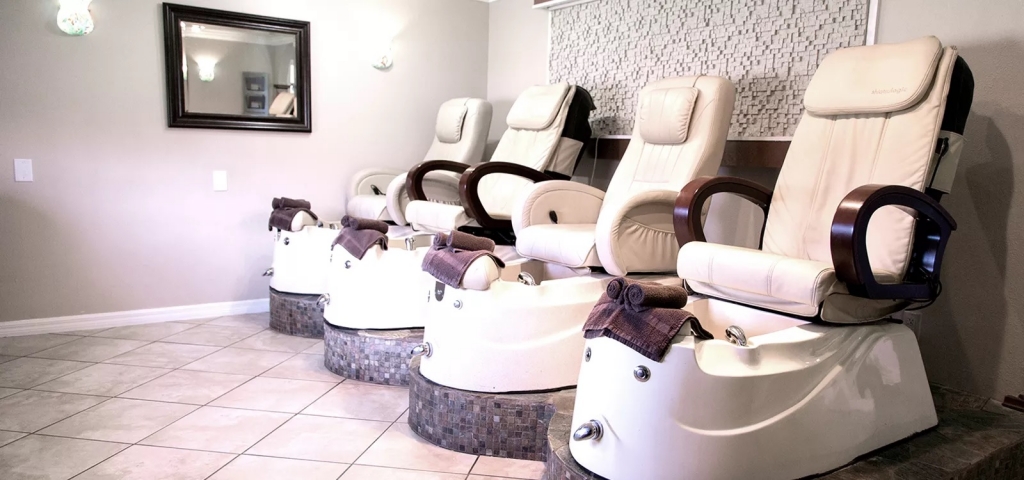 Sorelli Hair Studio & Spa Feet Soaking Chairs
