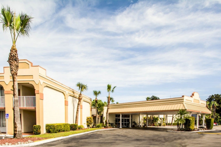 Econo Lodge Hotel Port Canaveral Area Exterior