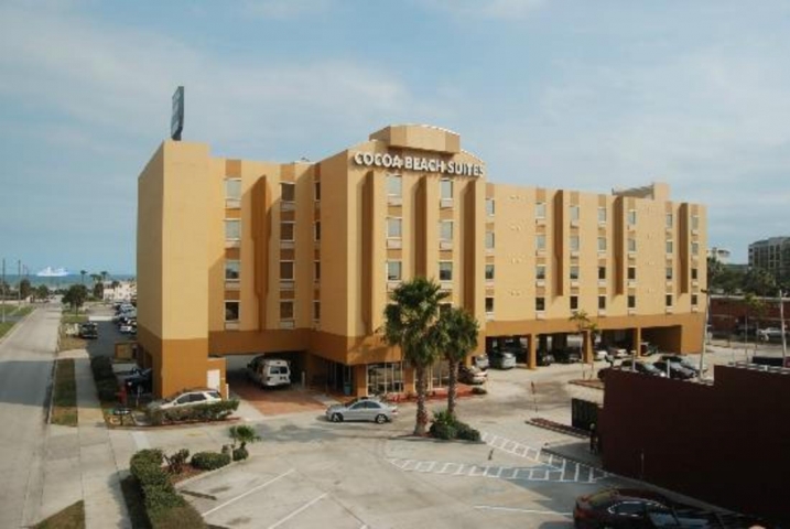 Cocoa Beach Suites Exterior 1