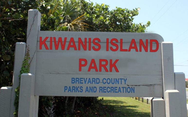 Kiwanis Island Park Outside Sign