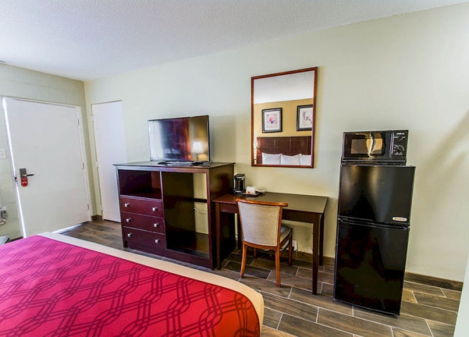 Econo Lodge Cocoa Beach Room 2