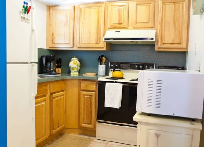 Pineapple Manor Kitchen Area